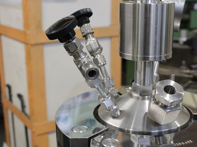 РВД АН - 1 - Крышка реактора фото